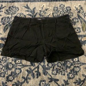 Vince Mid waist black shorts